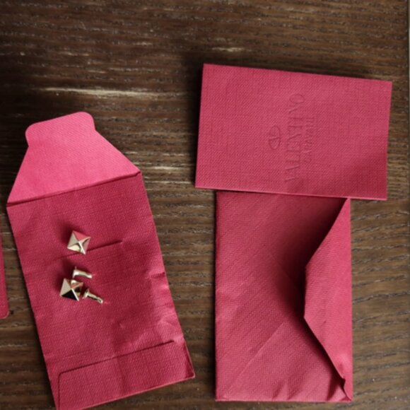 Valentino Rockstud Tote, Gorgeous BLK  Leather Large; More than 45%-off retail - Picture 16 of 16